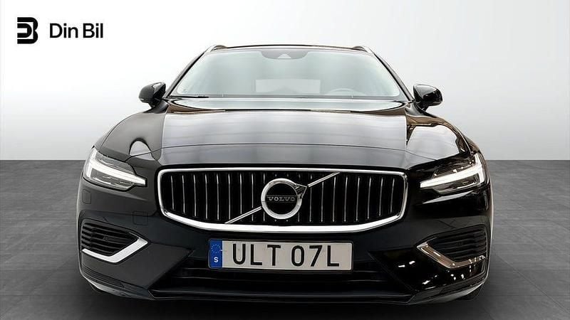 Begagnad Volvo V60 253 HK (186 kW) 2021 Svart Kombi