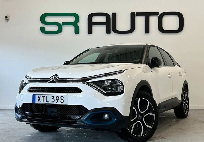 Vit Begagnad 2022 Citroën e-C4 Shine Halvkombi | 199 900 kr (Bra pris) - Bild 1/4
