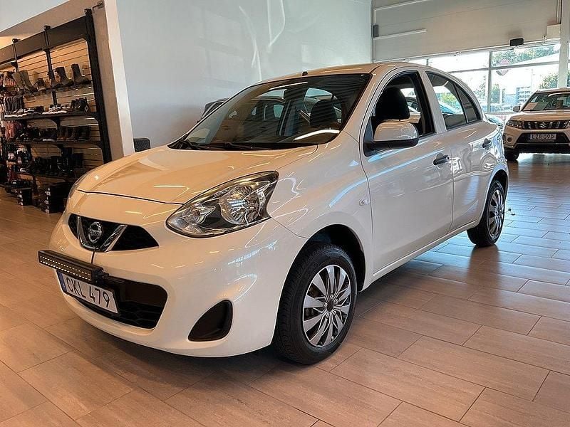 Vit Begagnad 2014 Nissan Micra Halvkombi | 68 000 kr (Lite dyr) - Bild 1/4