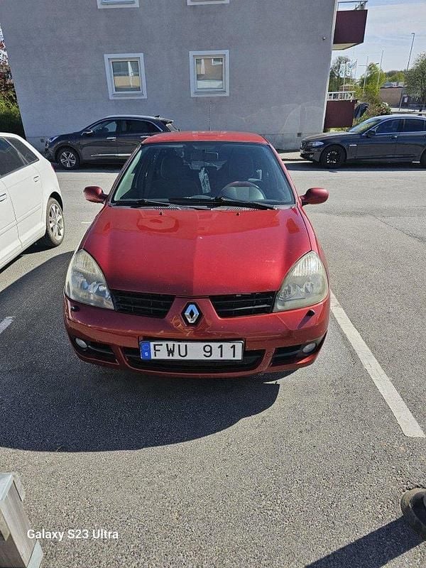 Röd Begagnad 2007 Renault Clio R.S. Halvkombi | 18 500 kr (Bra pris) - Bild 1/4
