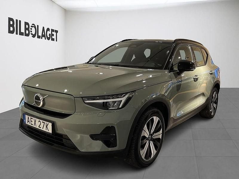 Grön Begagnad 2022 Volvo XC40 Core SUV | 304 500 kr - Bild 1/4