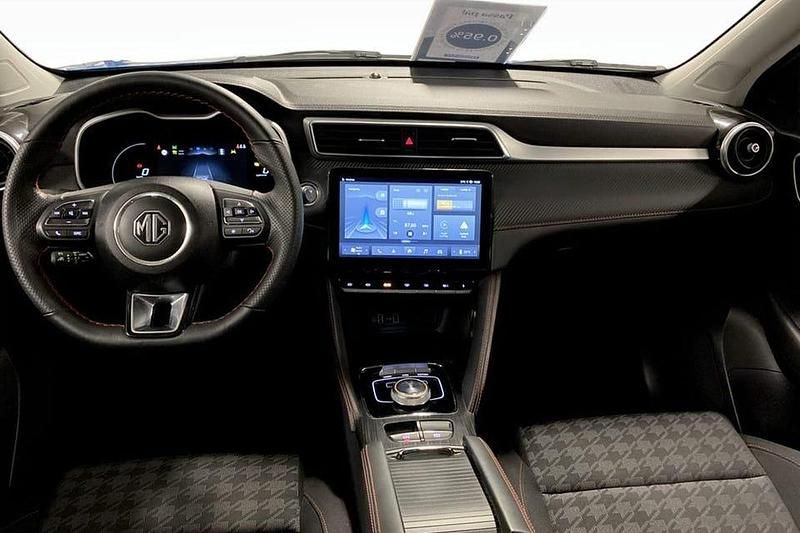 Begagnad MG ZS Comfort 116 kW (158 HK) 2022 Blå SUV