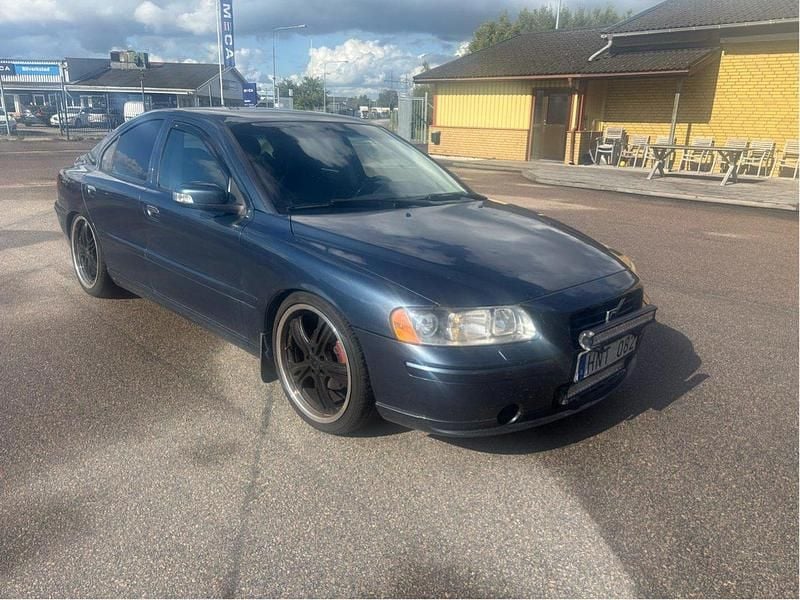 Blå Begagnad 2009 Volvo S60 Sedan | 29 000 kr (Bra pris) - Bild 1/4