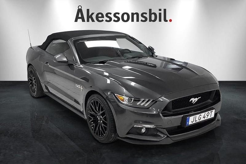 Mgrå Begagnad 2018 Ford Mustang GT Convertible Cab | 479 000 kr (Marknadspris) - Bild 1/4