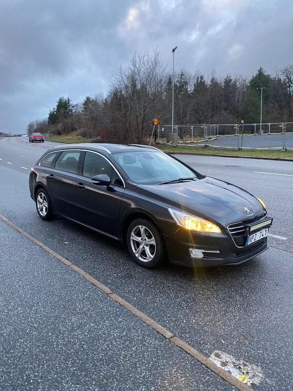 Grå metal Begagnad 2012 Peugeot 508 Kombi | 40 000 kr (Marknadspris) - Bild 1/4