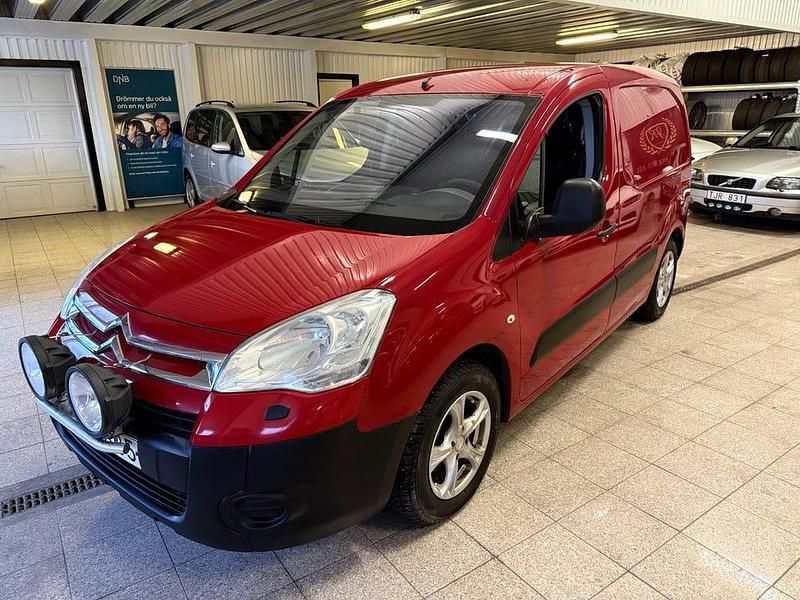 Röd Begagnad 2010 Citroën Berlingo Van | 39 900 kr (Marknadspris) - Bild 1/4