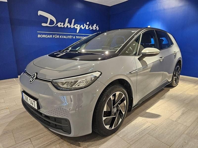 Grå Begagnad 2022 VW ID.3 Pro Performance Halvkombi | 269 000 kr (Marknadspris) - Bild 1/3