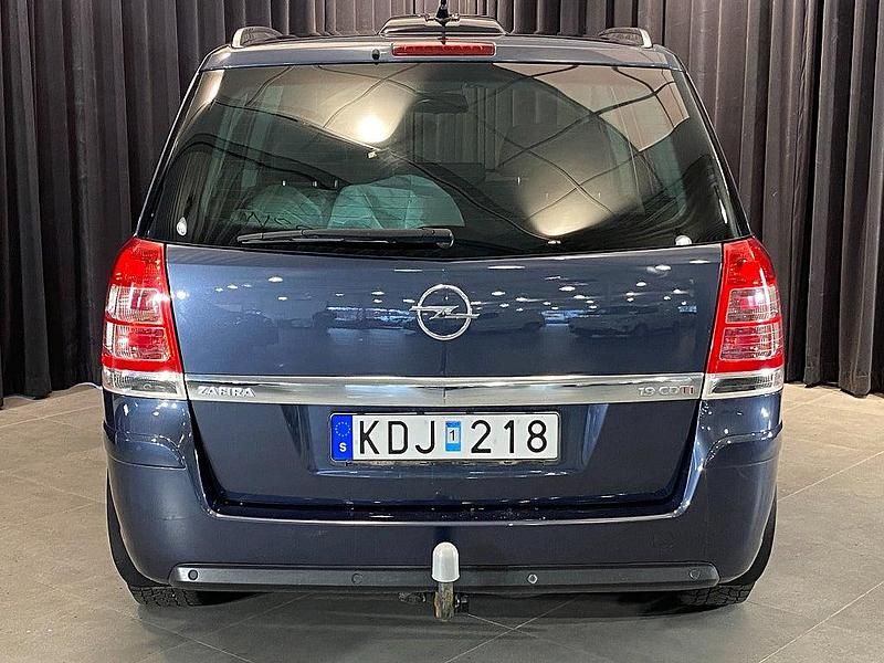 Begagnad Opel Zafira 150 HK (110 kW) 2009 Blå Minibuss