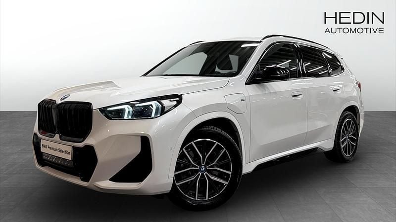 Begagnad 2023 BMW X1 M Sport SUV | 438 700 kr - Bild 1/4