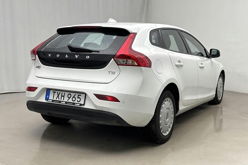 Begagnad Volvo V40 Kinetic 122 HK (89 kW) 2016 Vit