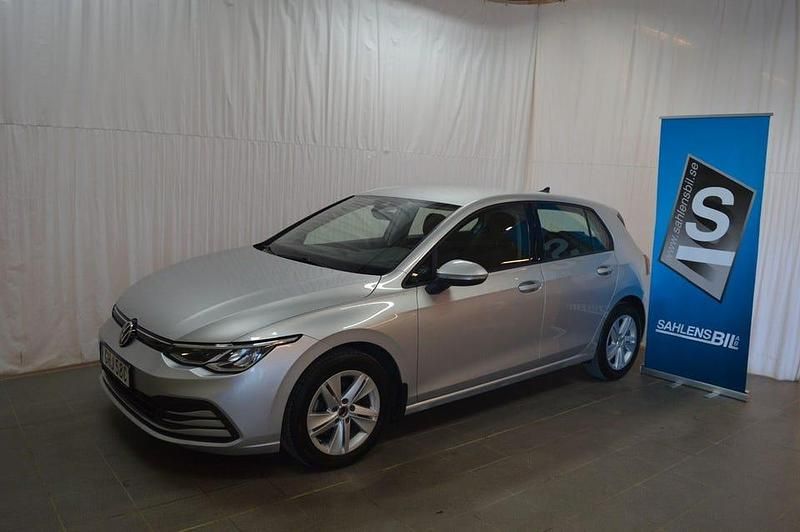 Begagnad VW Golf VII 116 HK (85 kW) 2021 Silver Halvkombi