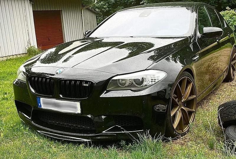 Svart Begagnad 2012 BMW M5 Sedan | 360 000 kr (Superpris) - Bild 1/4