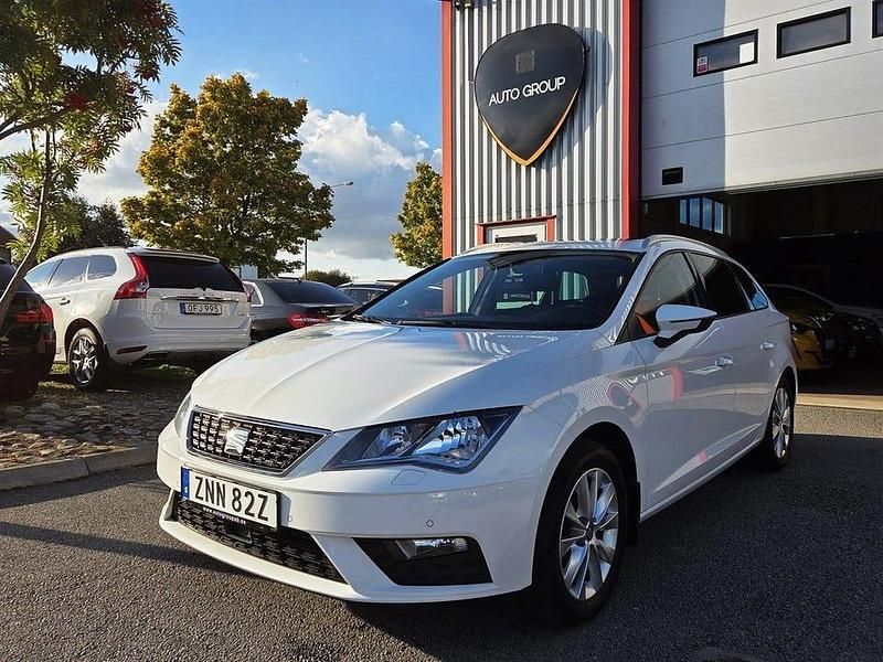 Vit Begagnad 2020 Seat Leon ST Style Kombi | 169 900 kr (Dyr) - Bild 1/4