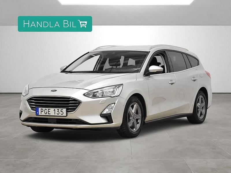 Grå Begagnad 2018 Ford Focus Titanium Kombi | 134 900 kr (Marknadspris) - Bild 1/4