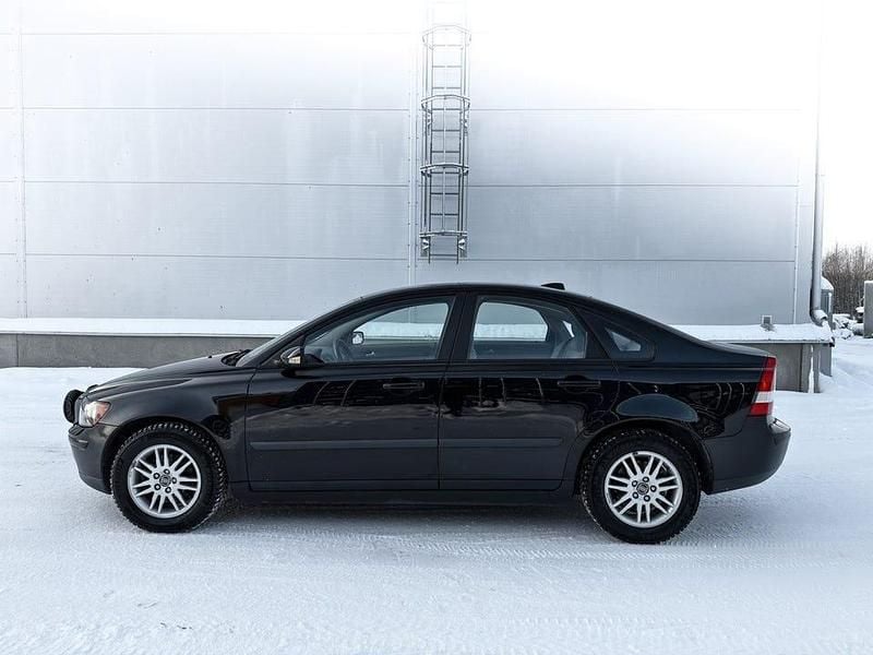 Begagnad Volvo S40 125 HK (91 kW) 2004 Svart Sedan