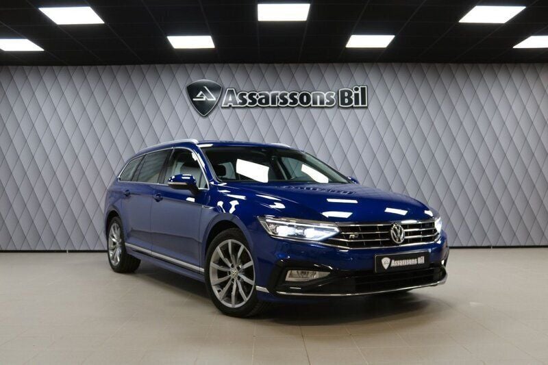 Blå Begagnad 2019 VW Passat R-line Kombi | 249 900 kr (Lite dyr) - Bild 1/4