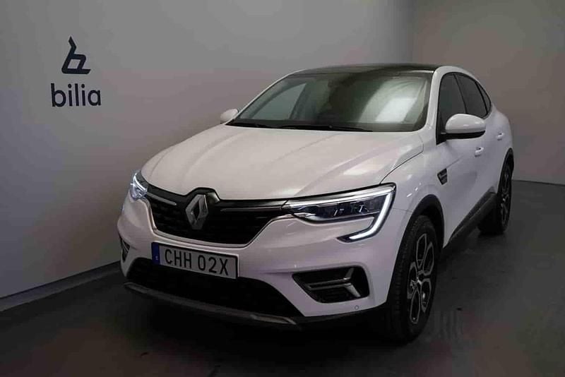 Vit Begagnad 2023 Renault Arkana SUV | 239 500 kr (Marknadspris) - Bild 1/1