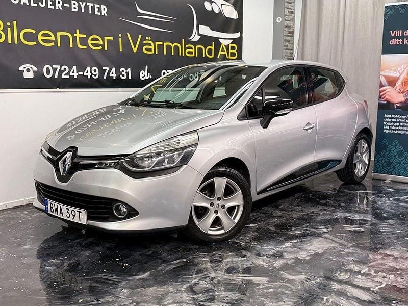 Silver Begagnad 2014 Renault Clio IV Halvkombi | 69 000 kr (Superpris) - Bild 1/4