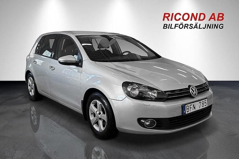 Begagnad VW Golf VI 105 HK (77 kW) 2011 Brun Halvkombi