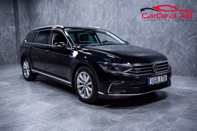 Svart Begagnad 2021 VW Passat GTE Kombi | 184 600 kr (Superpris) - Bild 1/4