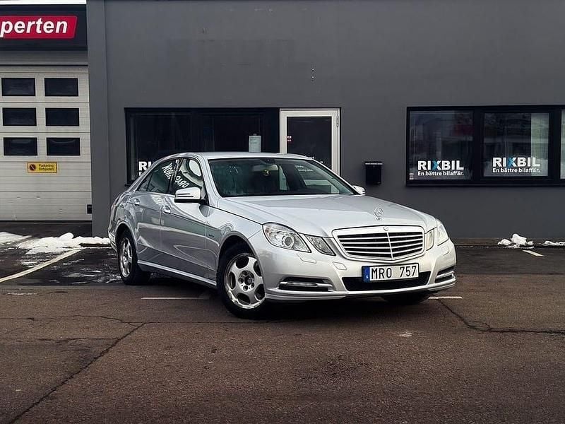 Begagnad Mercedes E200 Elegance 136 HK (100 kW) 2011 Silver