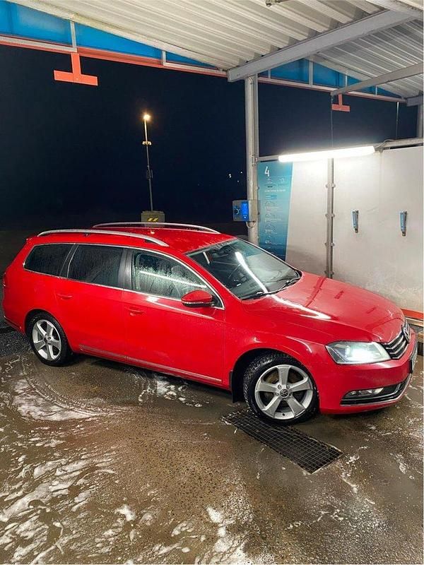 Röd Begagnad 2012 VW Passat Kombi | 49 000 kr (Dyr) - Bild 1/4