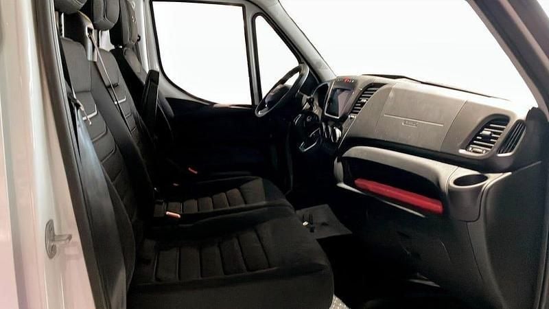 Ny Iveco Daily 2025 Vit Van