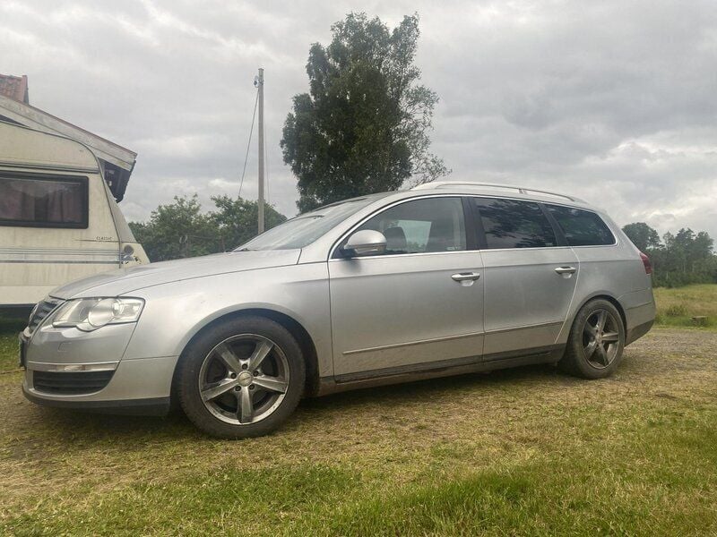 Silver Begagnad 2008 VW Passat Sportline Kombi | 25 000 kr (Bra pris) - Bild 1/1