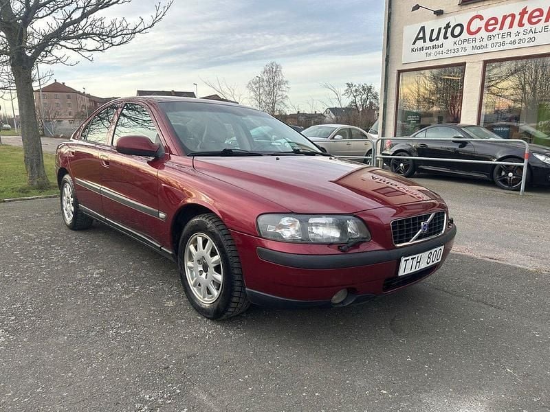 Röd Begagnad 2002 Volvo S60 Business Edition Sedan | 39 000 kr (Marknadspris) - Bild 1/4