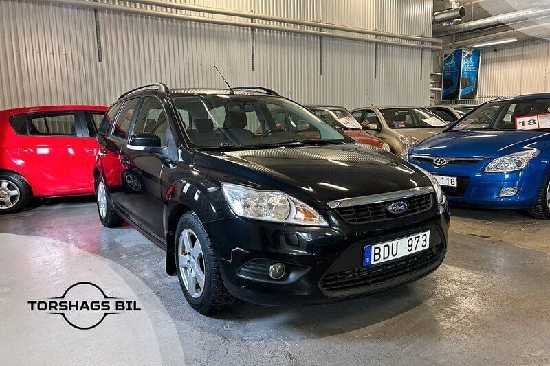 Svart Begagnad 2010 Ford Focus Platinum Kombi | 39 900 kr (Marknadspris) - Bild 1/4