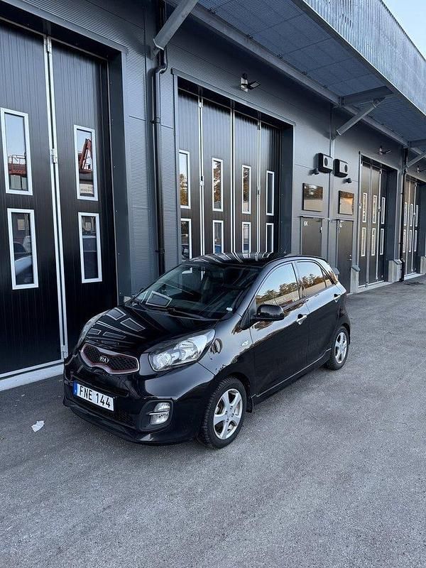 Begagnad Kia Picanto 69 HK (50 kW) 2014 Svart Halvkombi
