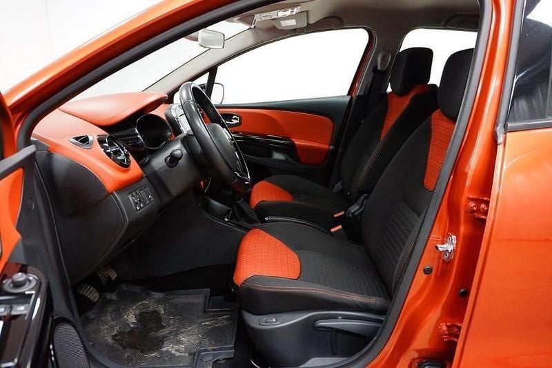 Begagnad Renault Clio IV 90 HK (66 kW) 2013 Röd Kombi