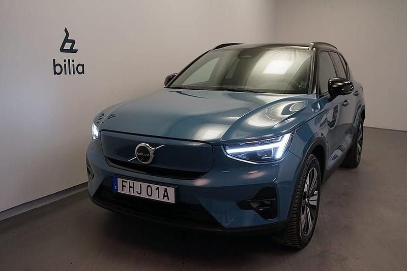 Begagnad Volvo XC40 Ultimate 185 kW (252 HK) 2022 Blå SUV