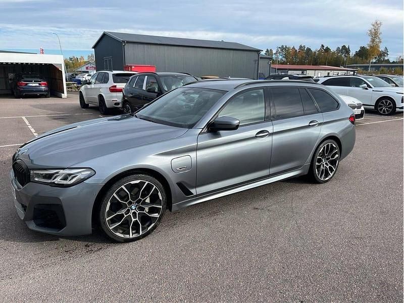 Begagnad 2022 BMW 530 M Sport Kombi | 369 000 kr - Bild 1/4