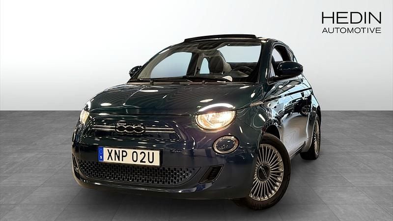 Begagnad Fiat 500e Icon 86 kW (118 HK) 2022 Svart Halvkombi