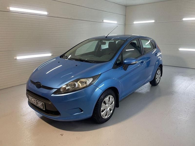 Blå Begagnad 2008 Ford Fiesta Trend Halvkombi | 42 500 kr (Marknadspris) - Bild 1/4