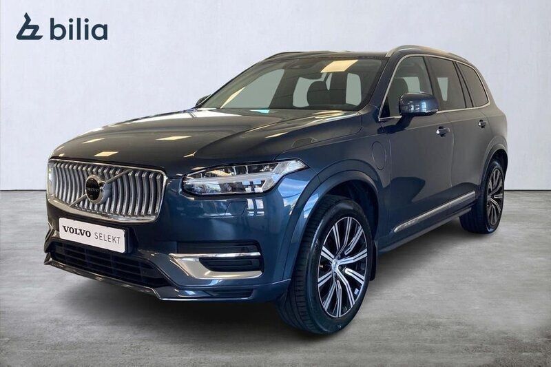Mörkblå (blå) Begagnad 2022 Volvo XC90 Inscription SUV | 639 900 kr (Marknadspris) - Bild 1/3