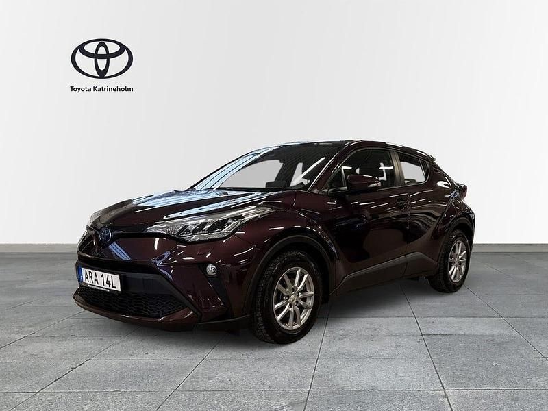 Begagnad Toyota C-HR Active 122 HK (89 kW) 2022 Lilla metallic SUV