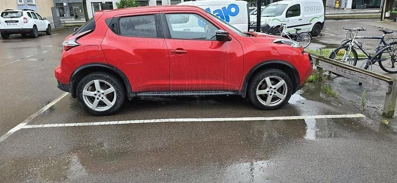 Röd Begagnad 2017 Nissan Juke SUV | 70 000 kr (Superpris) - Bild 1/1