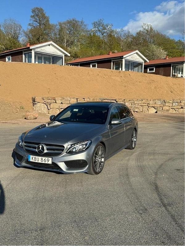 Silver Begagnad 2016 Mercedes C400 Kombi | 250 000 kr - Bild 1/4