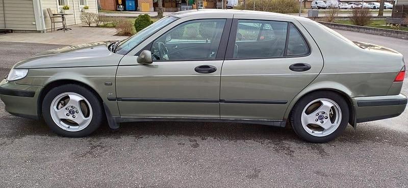 Begagnad Saab 9-5 150 HK (110 kW) 1999 Mossgrön Sedan