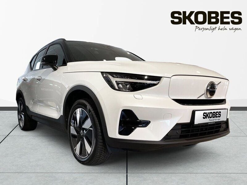 Vit Ny 2024 Volvo XC40 Core SUV | 519 900 kr (Marknadspris) - Bild 1/3