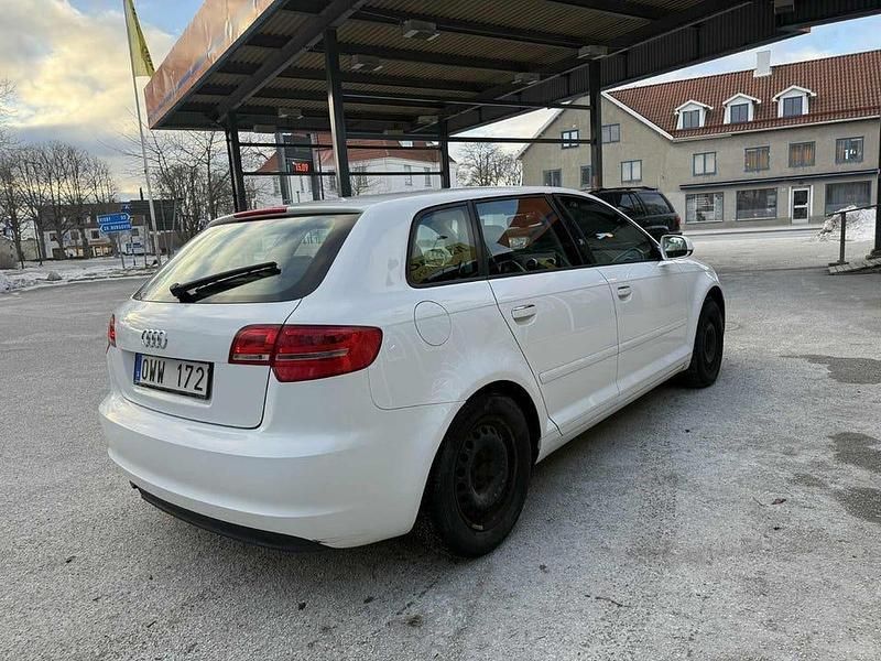 Begagnad Audi A3 Comfort 105 HK (77 kW) 2012 Vit Halvkombi
