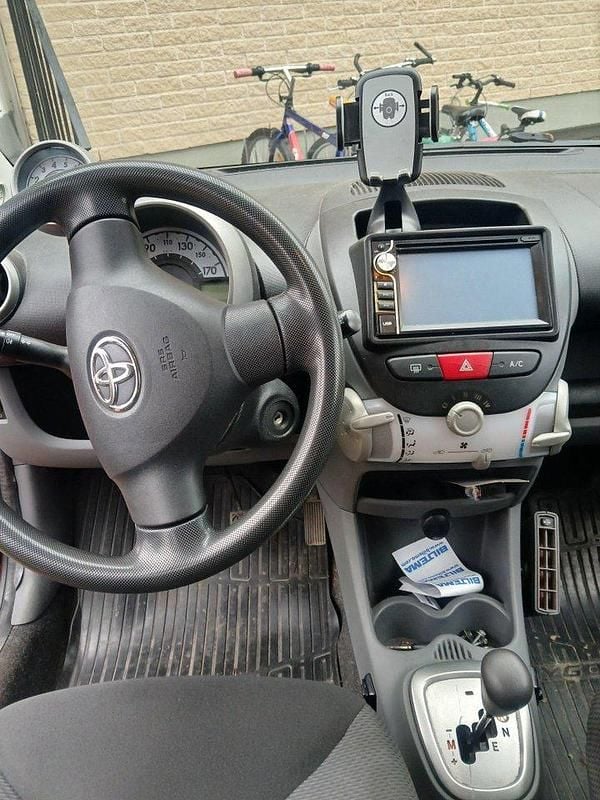 Röd Begagnad 2007 Toyota Aygo Halvkombi | 29 900 kr (Bra pris) - Bild 1/4