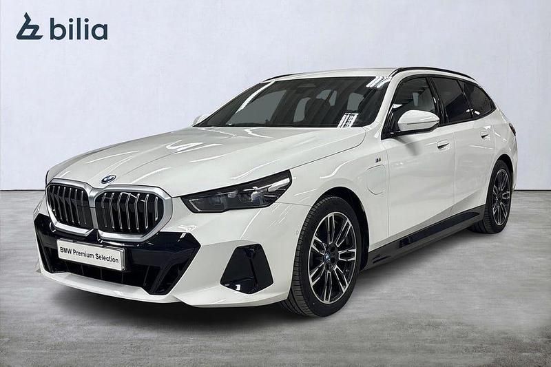 Alpinvit Ny 2025 BMW 530 M Sport Kombi | 649 900 kr - Bild 1/4
