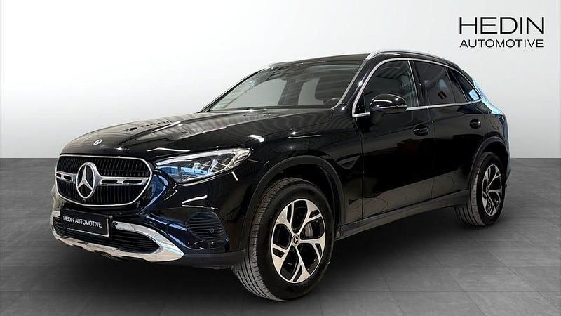 Svart Begagnad 2023 Mercedes GLC300 SUV | 549 000 kr - Bild 1/4
