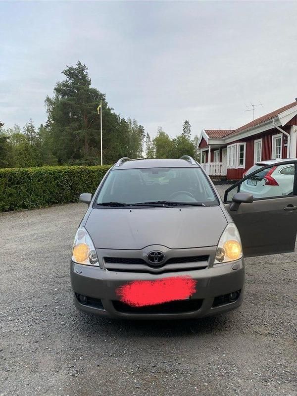Begagnad 2006 Toyota Corolla Verso Minibuss | 10 000 kr - Bild 1/4
