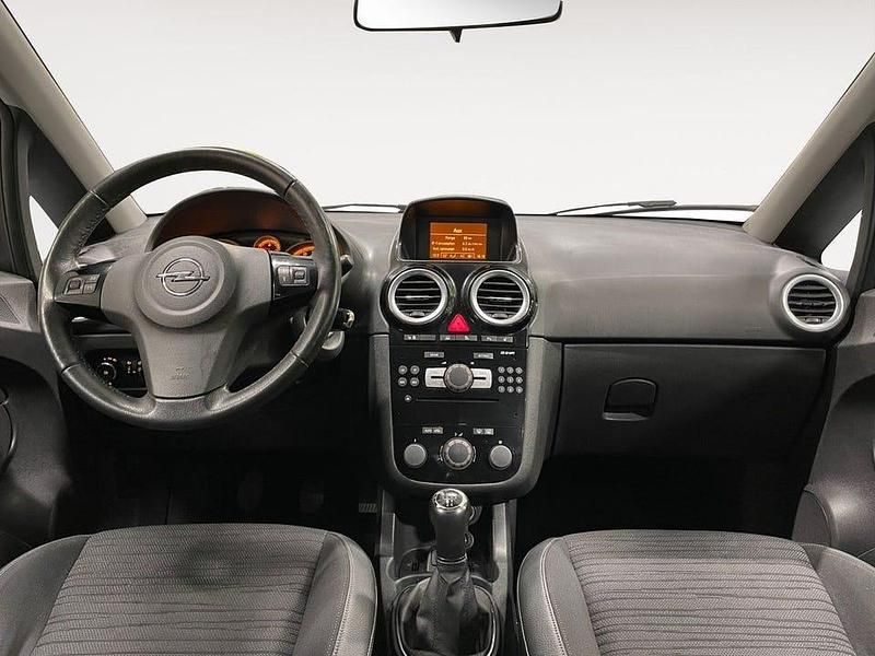 Begagnad Opel Corsa Enjoy 86 HK (63 kW) 2014 Silver/grå Halvkombi