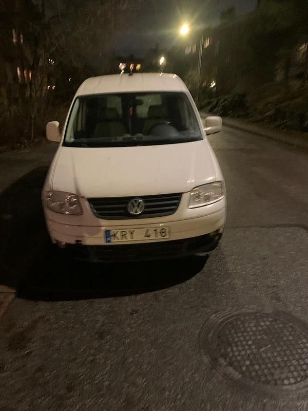 Begagnad 2010 VW Caddy Minibuss | 30 000 kr (Bra pris) - Bild 1/4