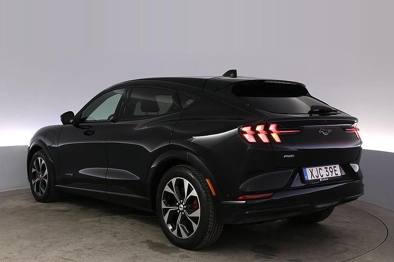 Begagnad Ford Mustang Mach-E 275 kW (375 HK) 2022 Svart SUV